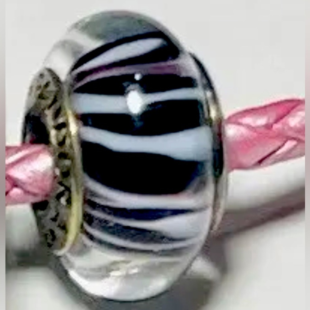 Pandora Zebra Murano Limited Edition Charm Retired Guaranteed Authentic
